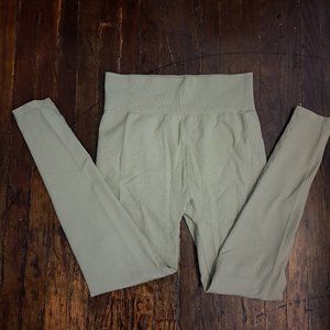 H&M high waisted sport leggings size medium